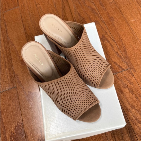 ALDO Nude Block Heels 8.5 - Picture 7 of 7